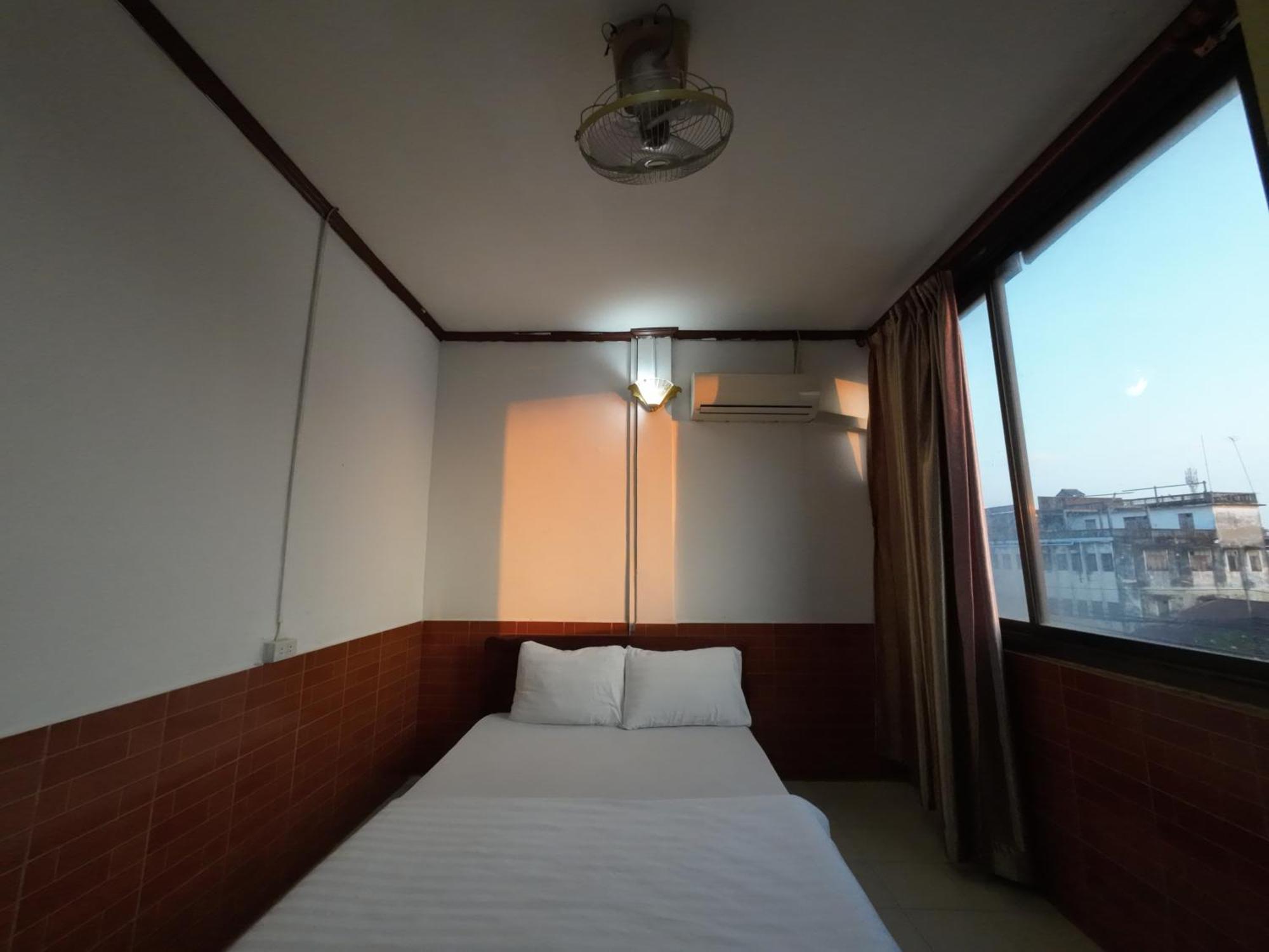 Intouch Guest House Vientiane Exterior photo